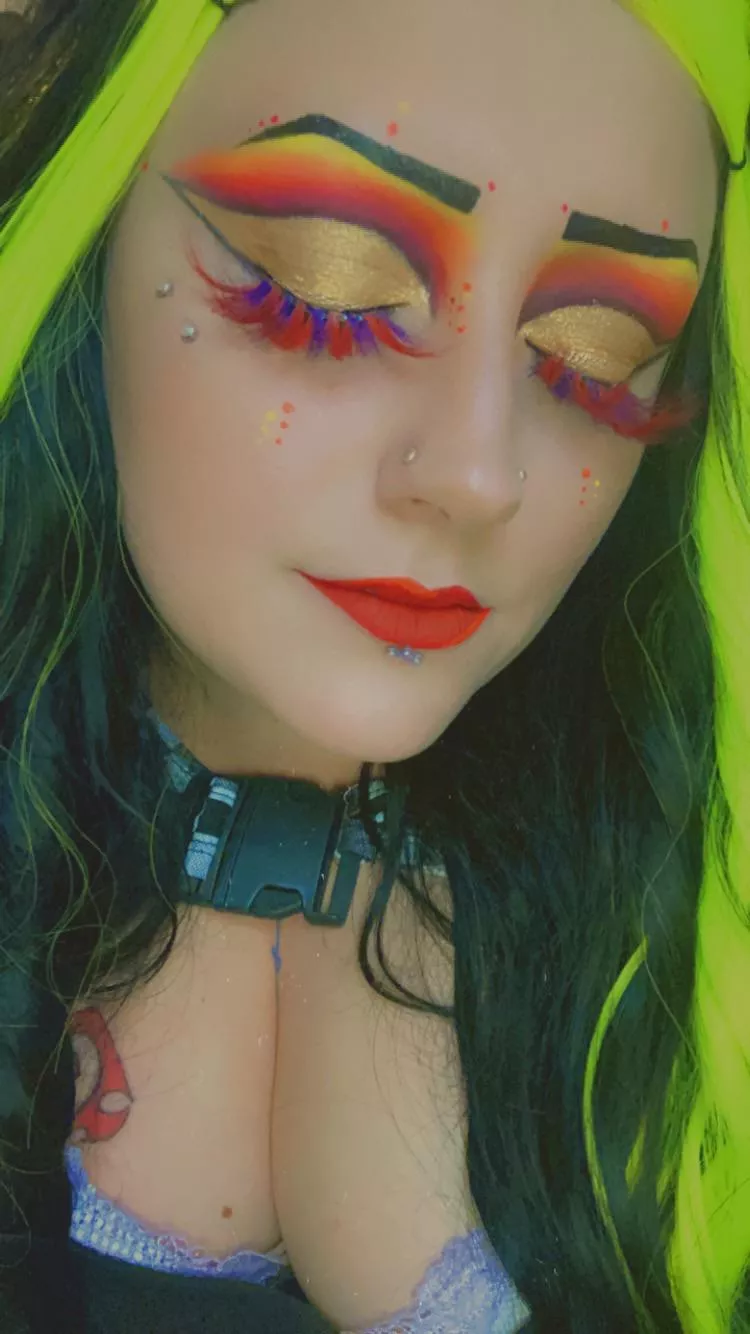 NewRetroWave posted by BlackListBarbie