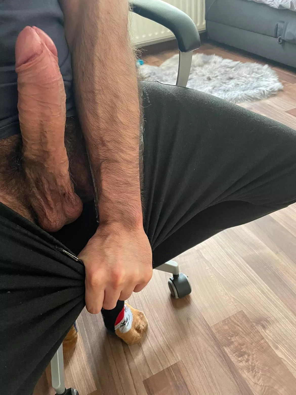 Next to my forearm posted by rappin_innit