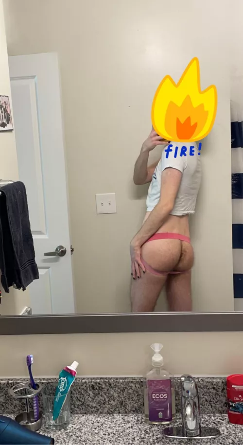 Ngl I love the way my ass looks in this pic. I hope y’all like it too! 🙈 by EnbyOtter