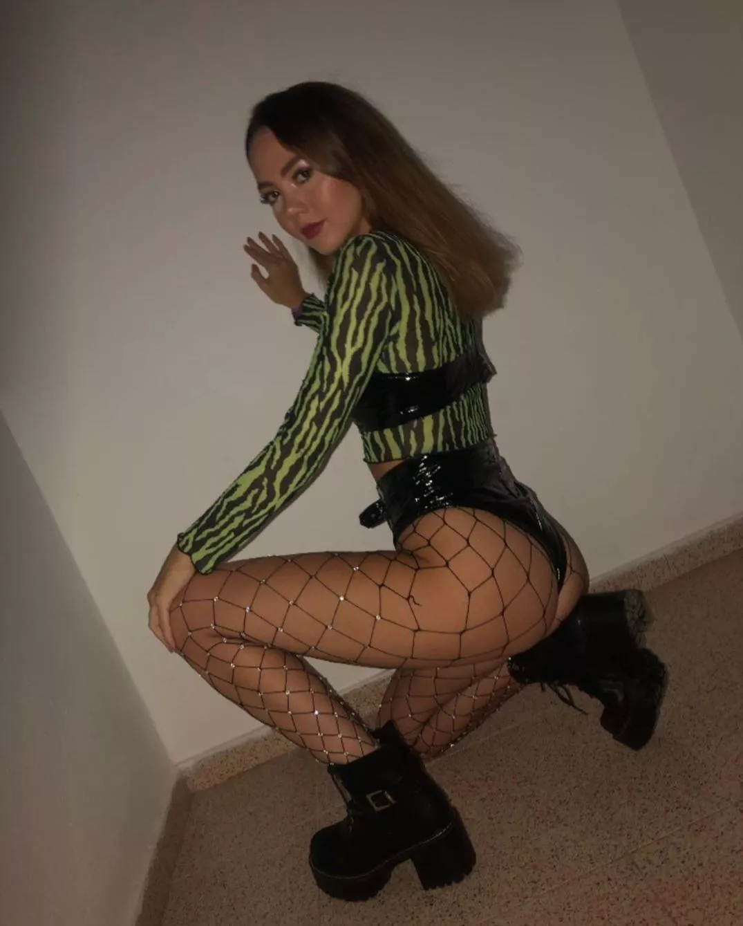 Niamh showing it all off posted by bonjourbuongiorno