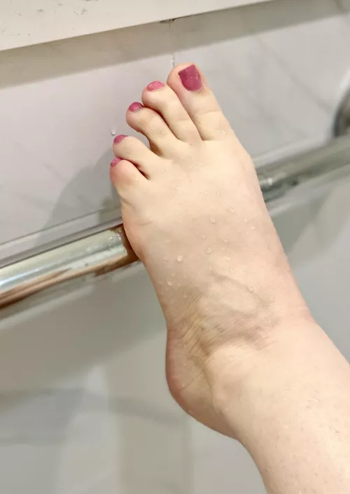 Nice and clean and ready to be worshiped by Yourwhiterabbit