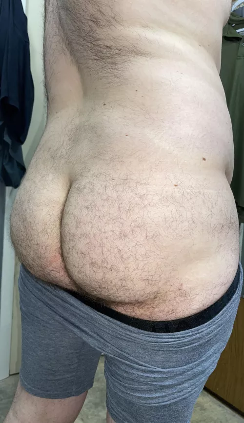 🍑 nice and plump by Curious_Cub95