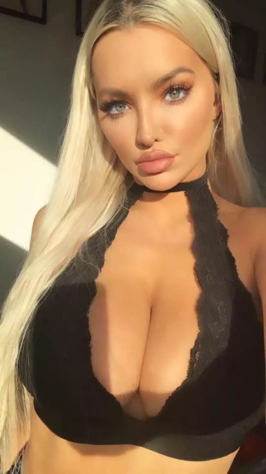 Nice lips and tits posted by Hornylad2000uk