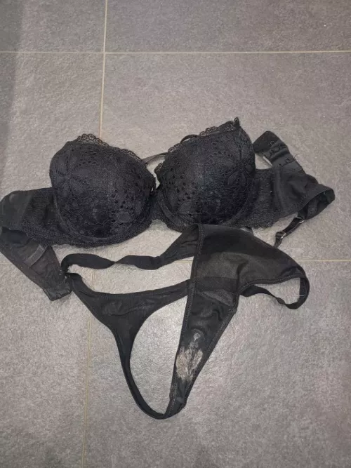 nice matching bra and panties by Bigwazza12