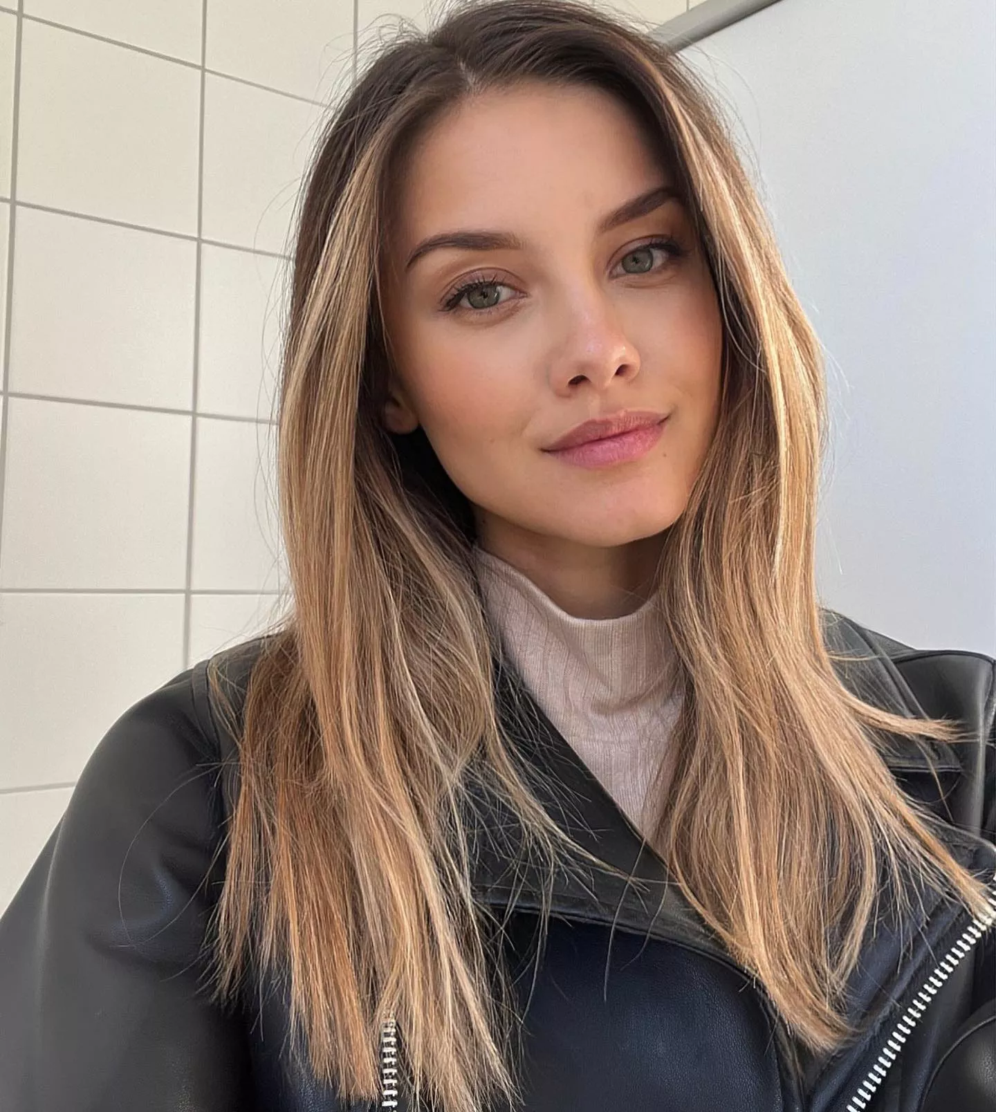 Nicola Cavanis posted by sagar9175