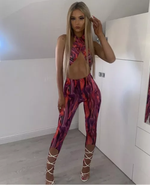 Nicole- tight by ExternalLibrary8828