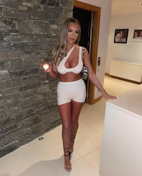 Nicole by Scottishguy2201