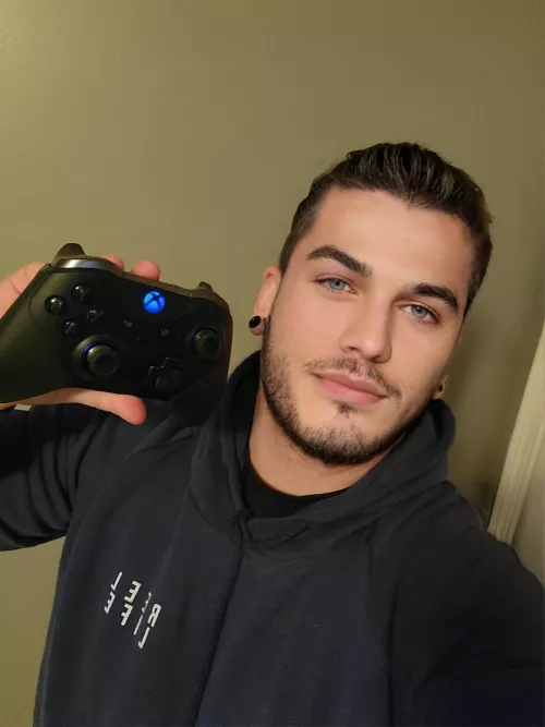 Night owl 🦉. been throwing myself into games alot lately. also realizing I have a lot of blue things an it's not even my favorite color. by VonSwinsT