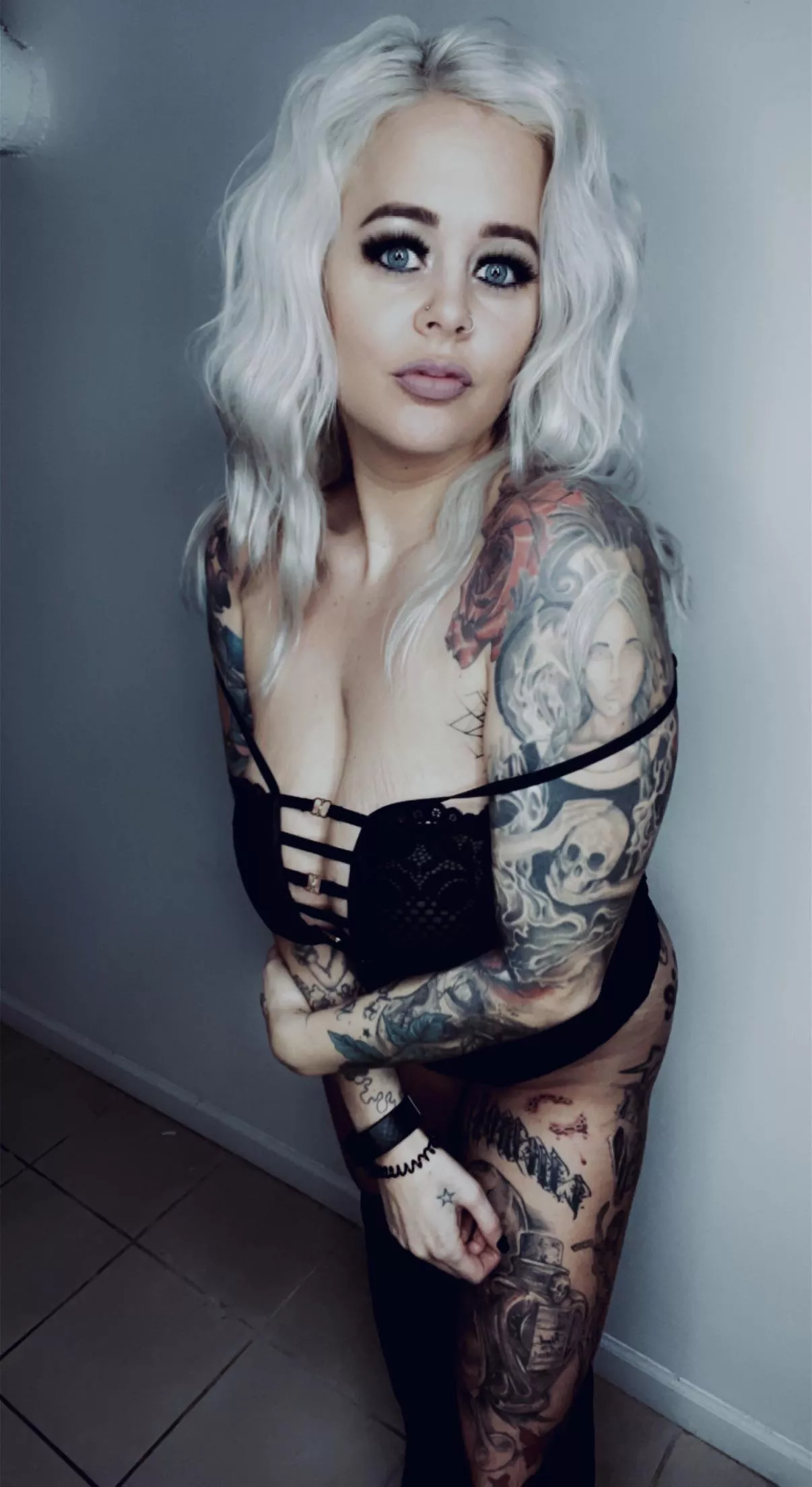 Nikki N9ne (@nikkinikkin9nedoors) [instagram] posted by Nikkinikkin9nedoors