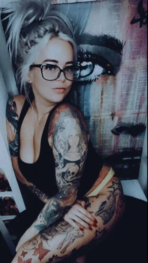 Nikki N9ne (@nikkinikkin9nedoors) [instagram] by Nikkinikkin9nedoors