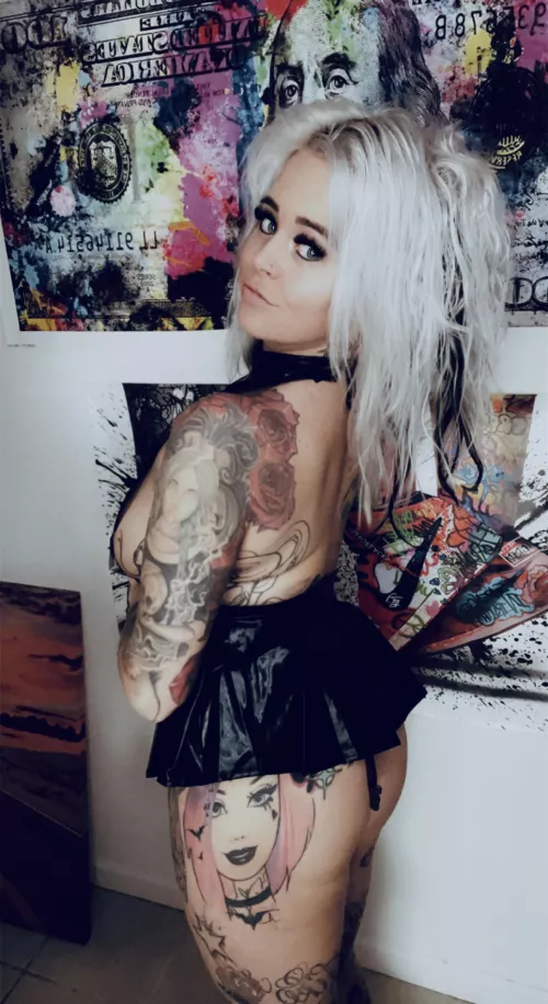 Nikki N9ne (@nikkinikkin9nedoors) [instagram] by Nikkinikkin9nedoors