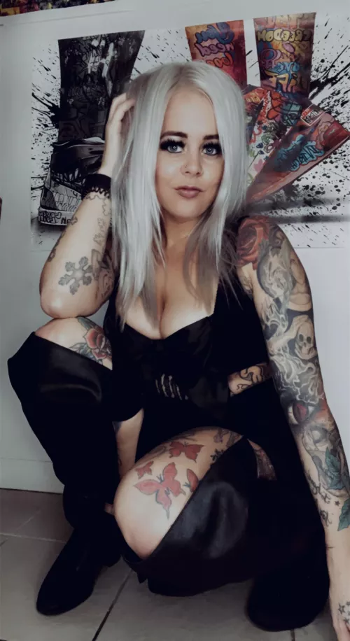 Nikki N9ne (@nikkinikkin9nedoors) [instagram] by Nikkinikkin9nedoors