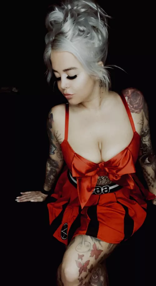 Nikki N9ne (@nikkinikkin9nedoors) [instagram] by Nikkinikkin9nedoors