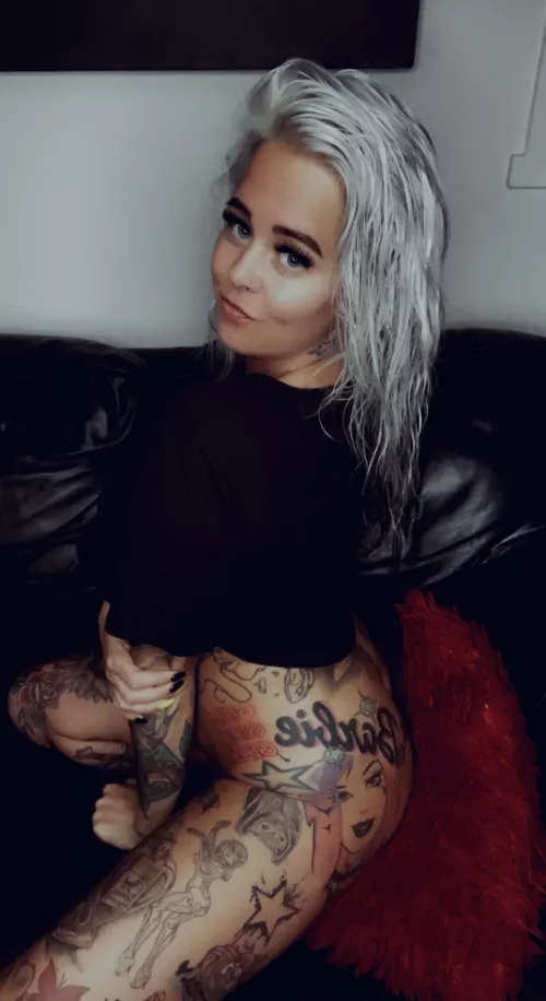 Nikki N9ne (@nikkinikkin9nedoors) [instagram] by Nikkinikkin9nedoors