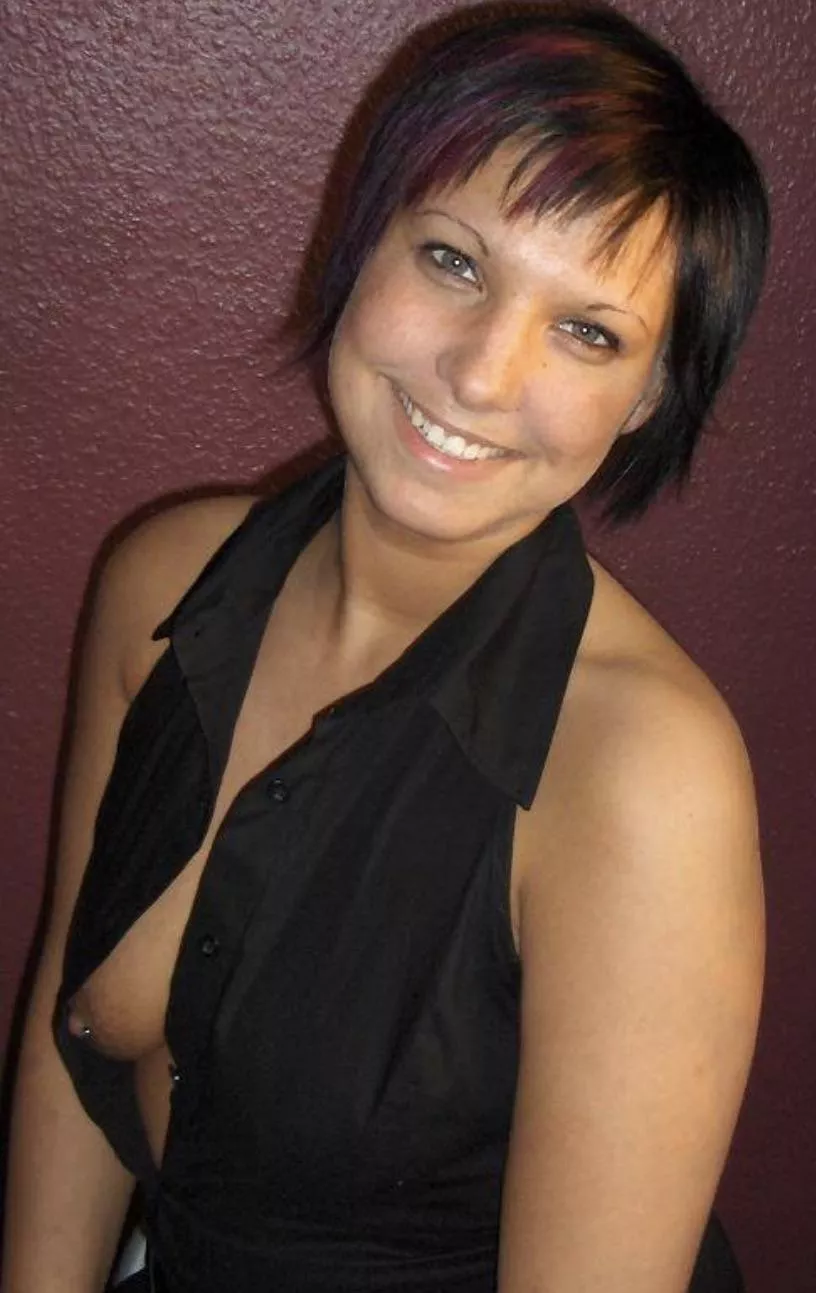 Nipslip Braless 🫢 posted by Low-kati23