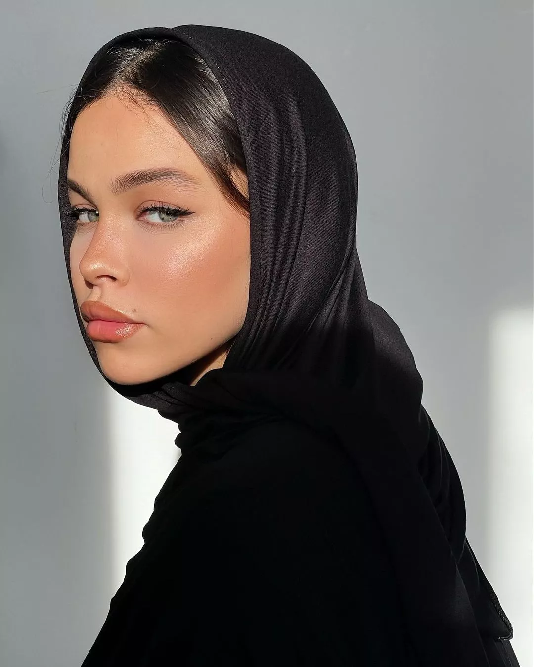 Nisrina Sbia 2022-05-04 posted by LawnOfTheRay