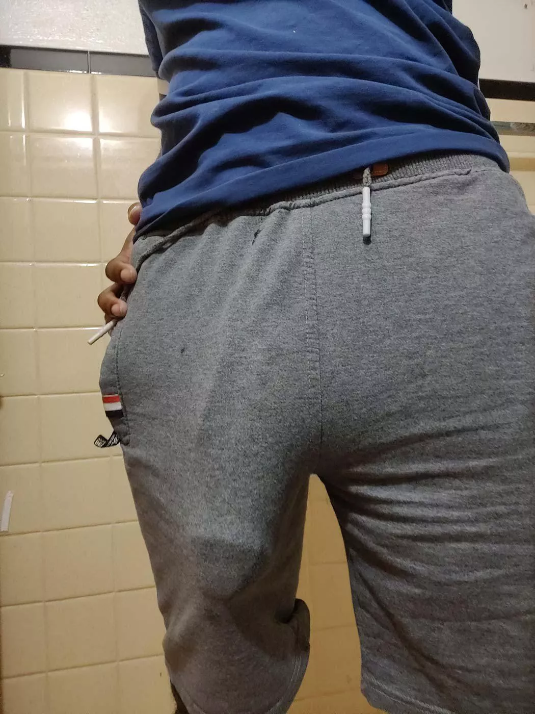 no boxers😈 posted by Skrvnttt