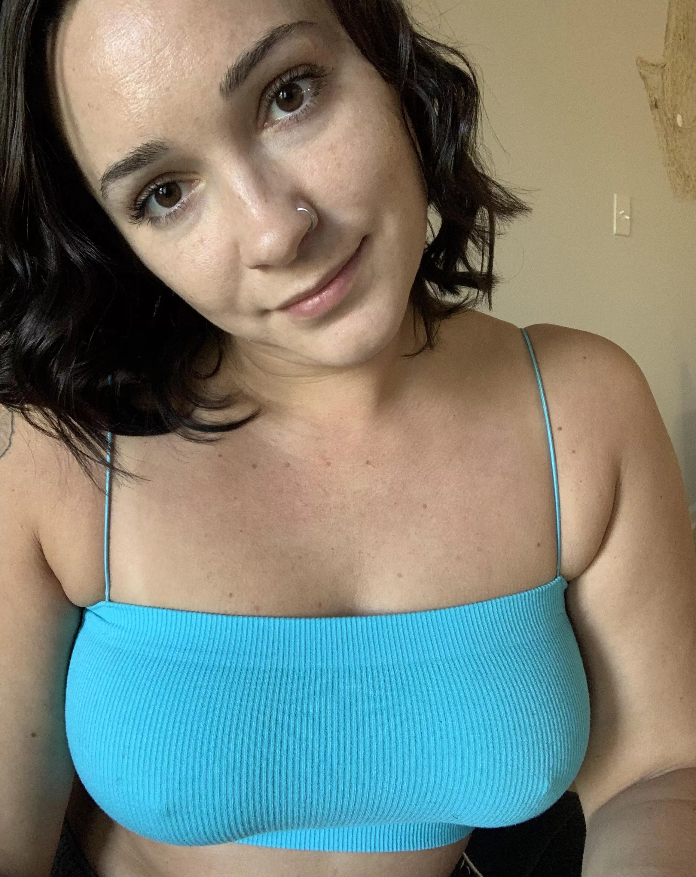 No bra & natural beauty for me [27F] posted by Buttcheeksnbarbells
