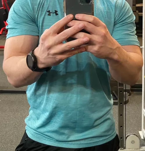 No catchy title, just arms by SeahorseStampede