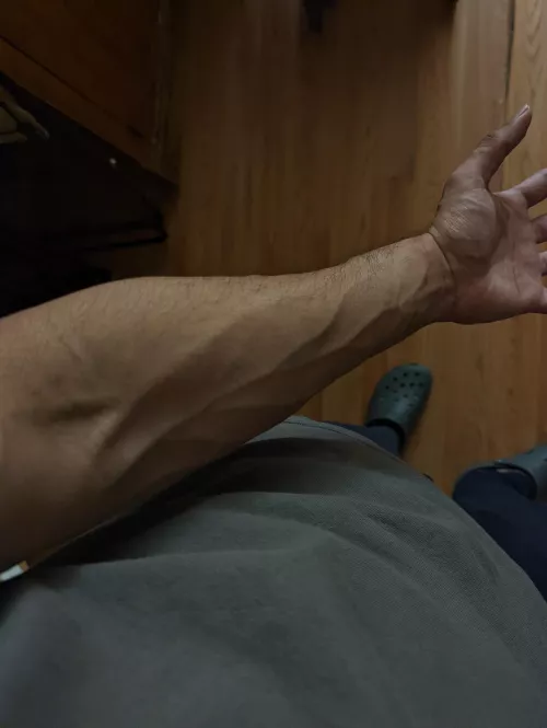 no flex, just good lighting by dissociated21