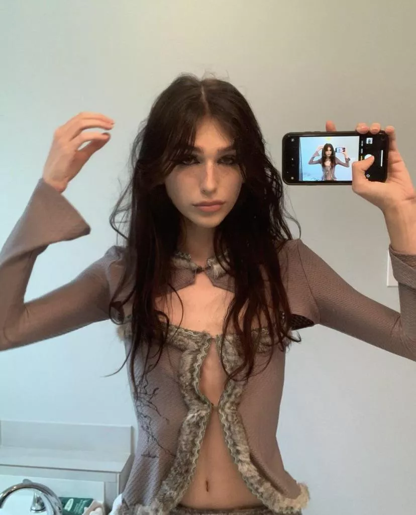 No one at school knows that I look like this when I’m alone lol posted by Dankturret1