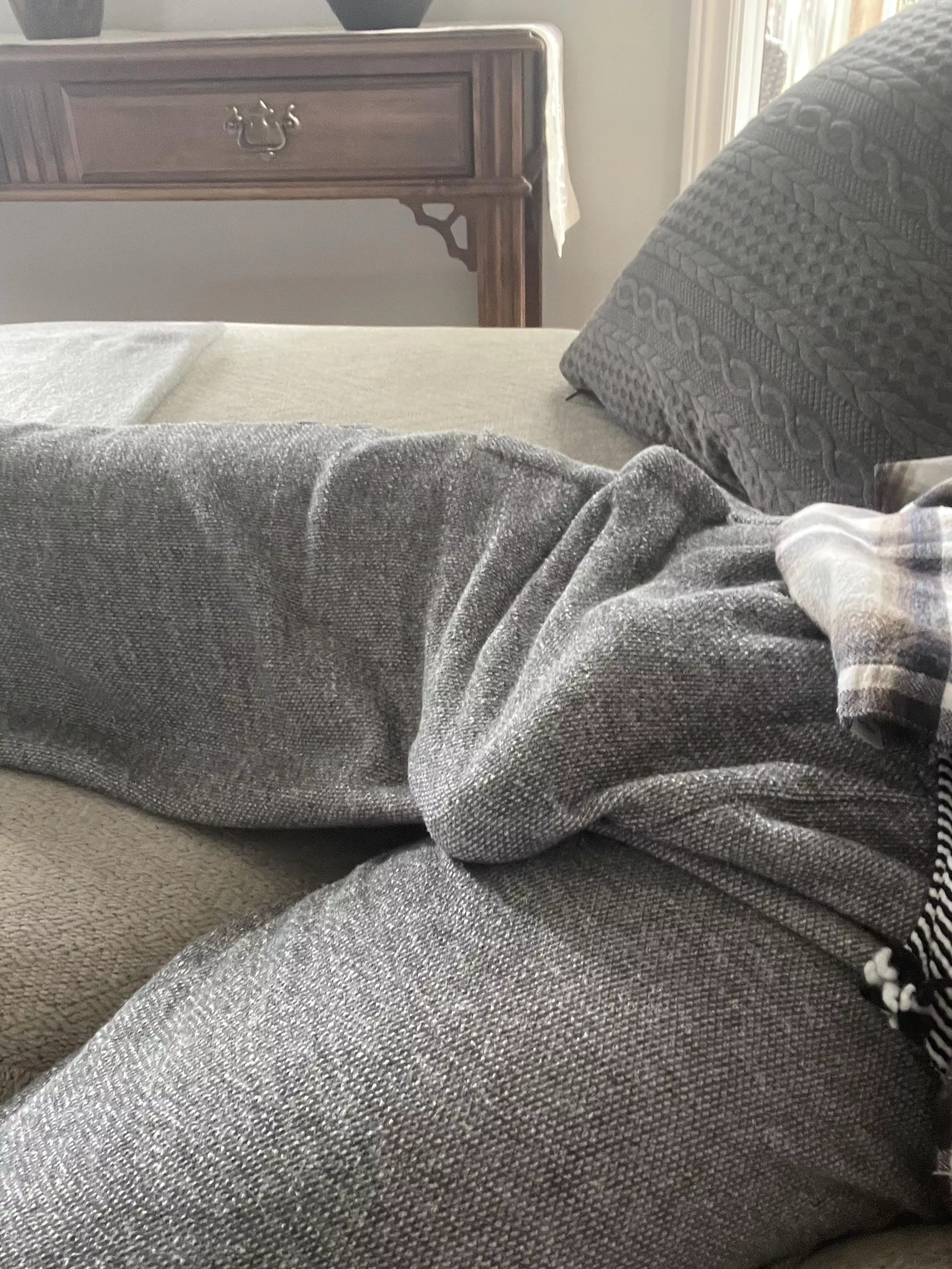 No wonder girls always ask for me to wear my grey sweats posted by jambajuice3