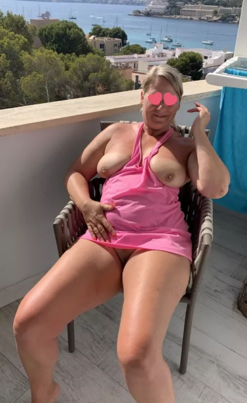 Nobody has to know what you do with Granny when in vacations! by ivorygoddesss