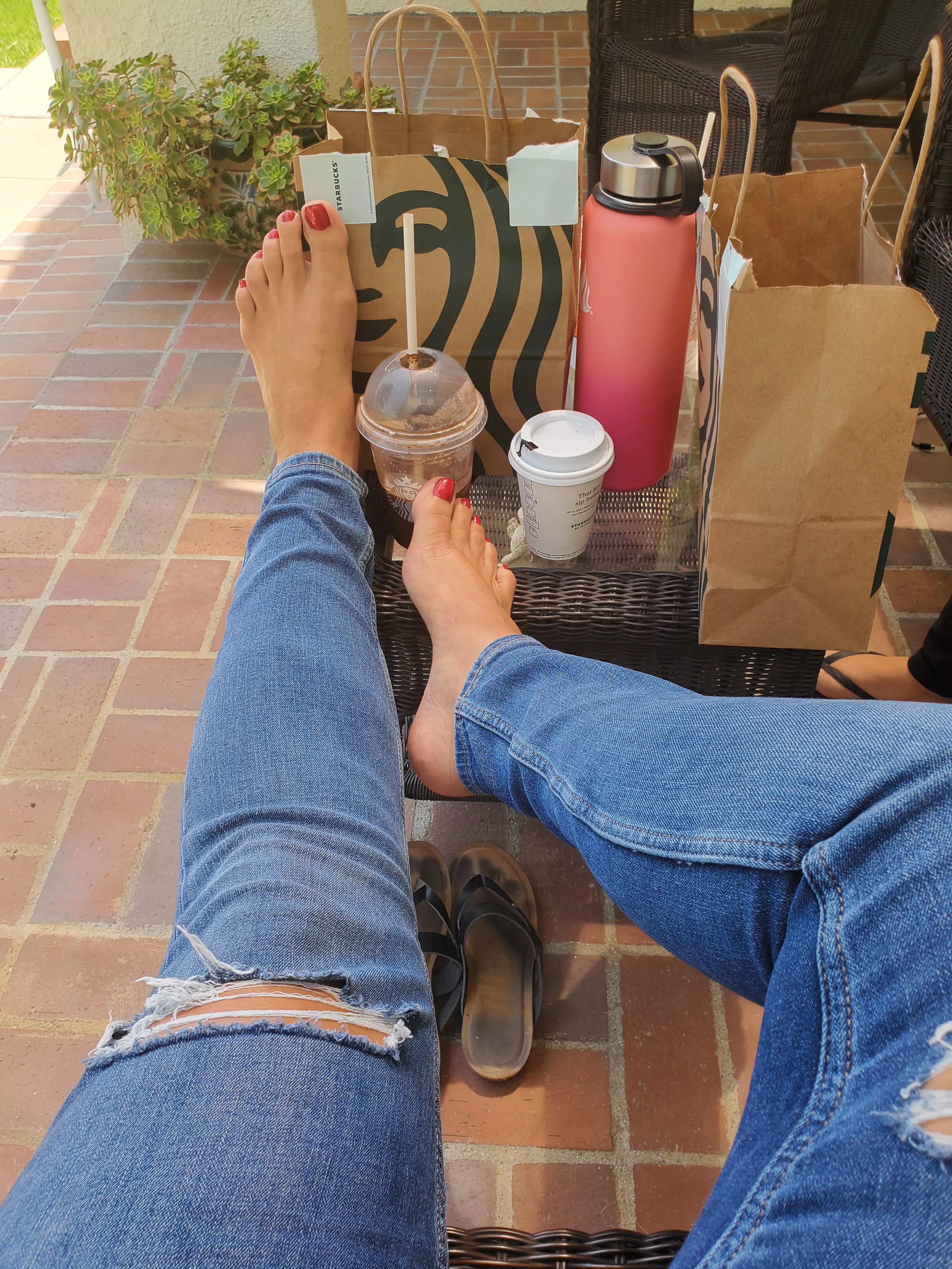 nobody seemed to mind me putting my feet up...would you? posted by jessicaleighfeet