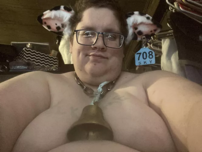 Non binary hucow anyone? 🐮🔔 by Sunsetsleepyboi