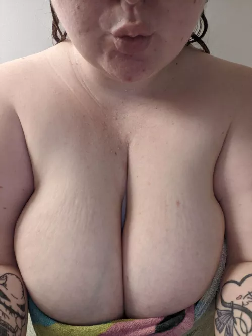 None of my towels ever wrap around. *sighs* what do you think? by sexyravenrose1990