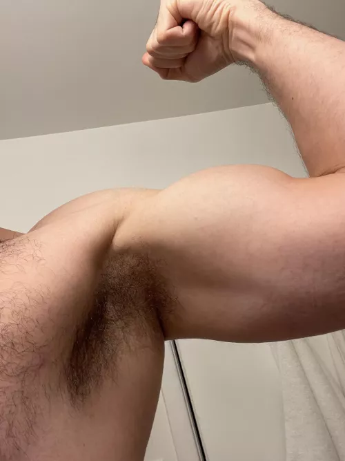 Nose to pit after a full day at work by whyamiwhoiam1