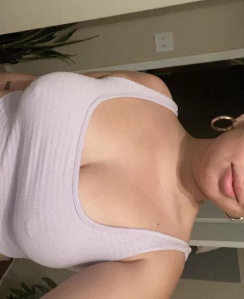 Not a big fan of this shirt but it shows off my boobs posted by vanavron