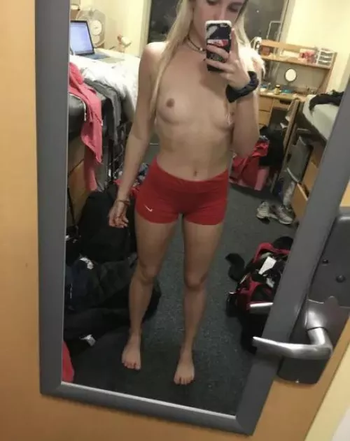 not as pro as my fellow ladies here, but just a little pic before the gym 😊 by whichpop1