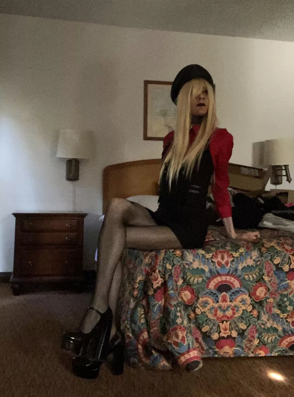 Not entirely sure if I fit in here - I do try my absolute best to look as femme as possible. Anyway, you decide! Hi, I’m Alexis 👋 posted by AlexisLA_