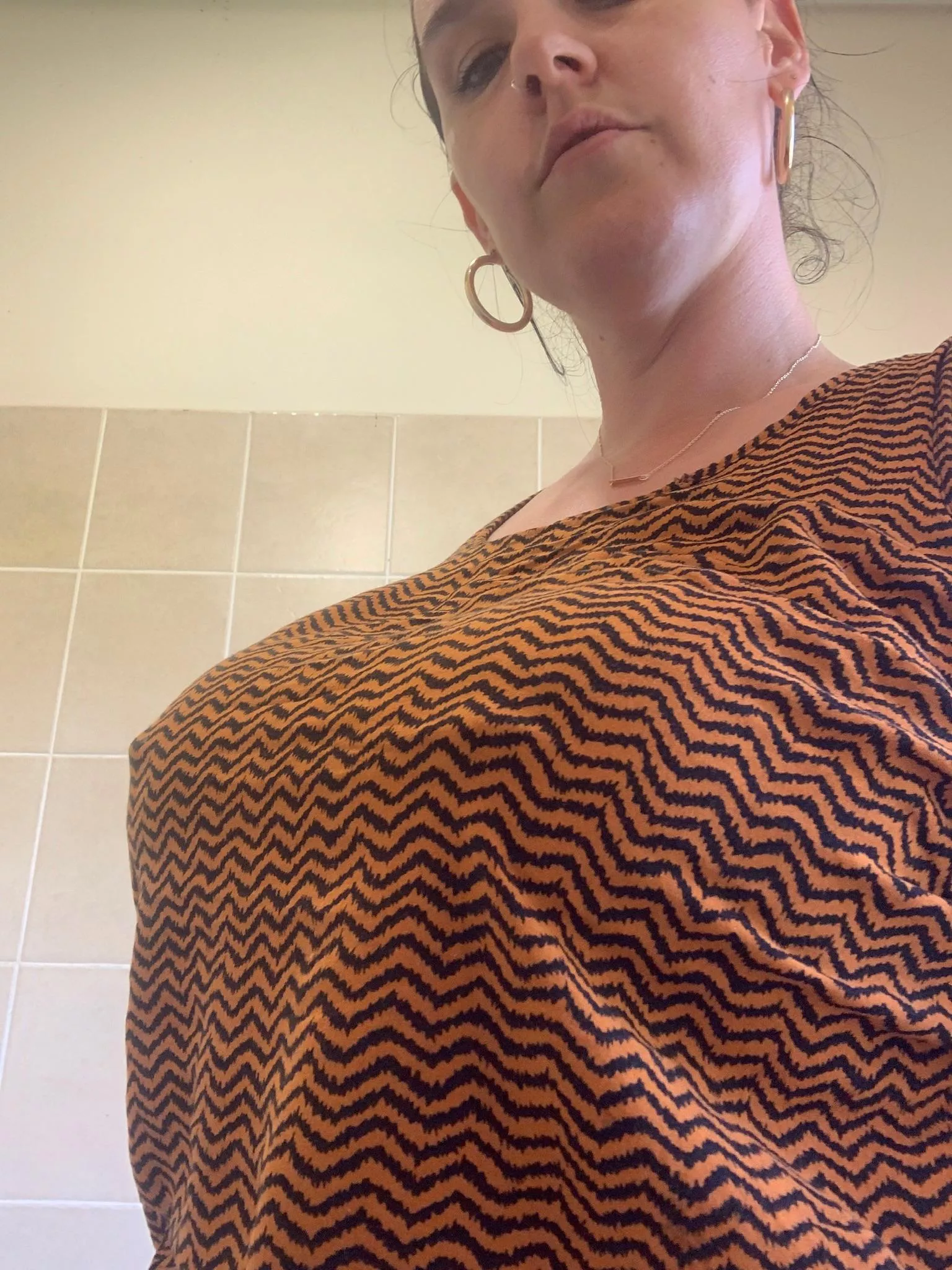 Not kidding, my boss turns on the AC every time I go into the office kitchen 😈 posted by jemimathicc