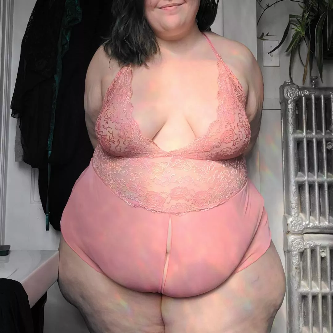 Not one for pink, but it's kinda cute posted by CremeBrulegs