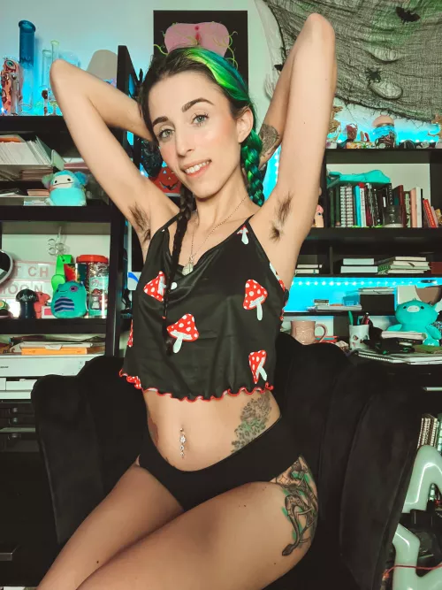 Not shaved 😅 by ohheymissfaye