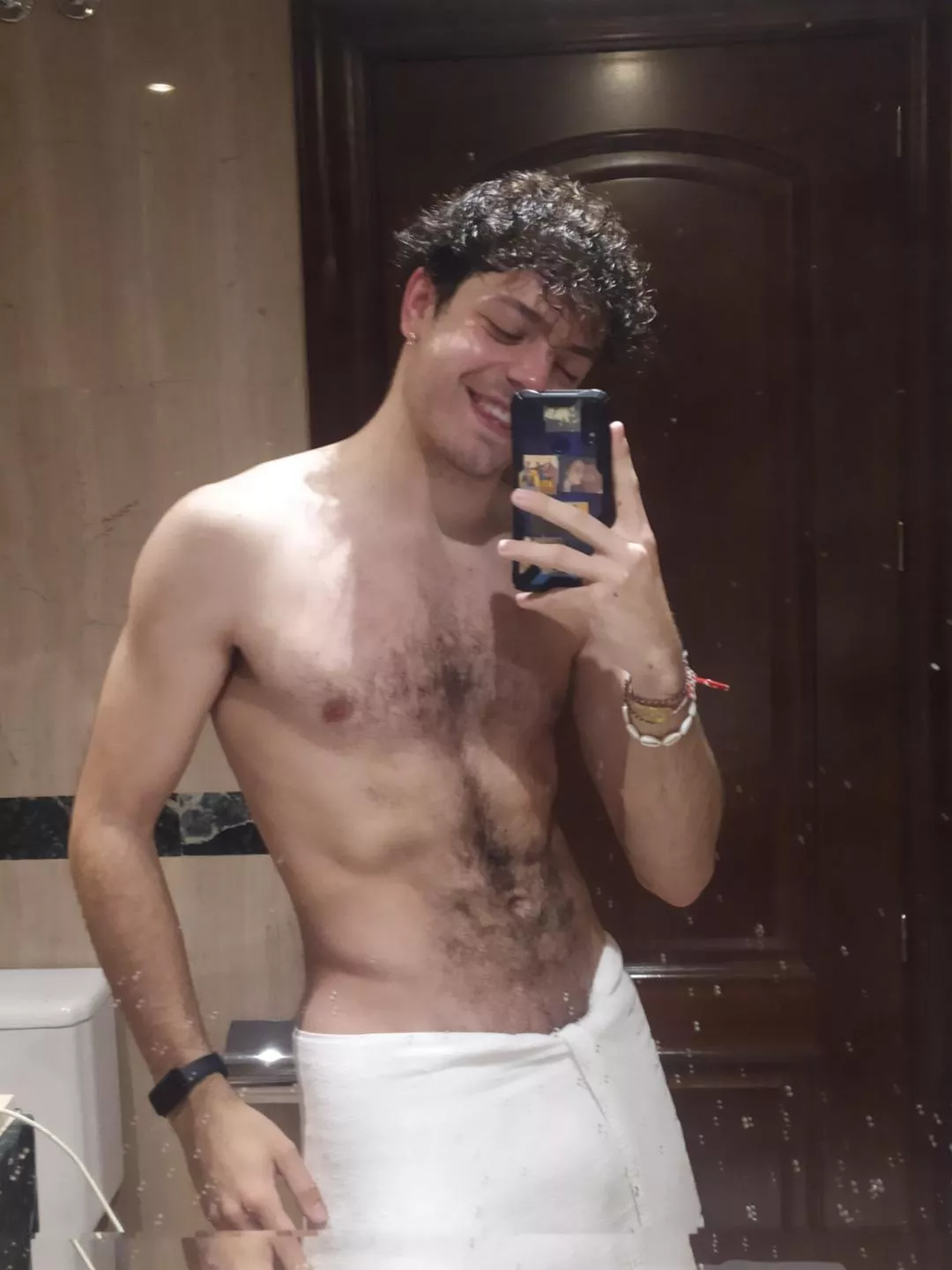 Not super hairy, but this is me ☺️ posted by Basquecloset