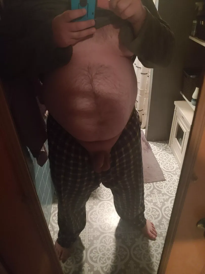 Not the best lighting but trying to get more comfortable with my body. 34 on Kik as well. posted by Heavyhitter777