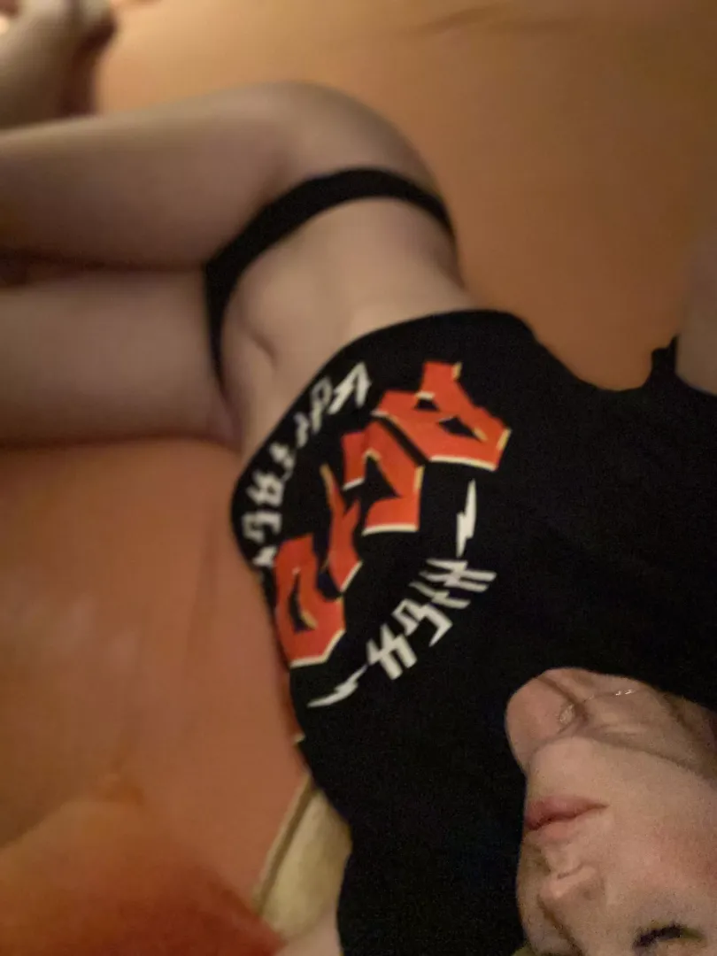 Nothing sexier than getting your entire body licked posted by BosnianBabe69