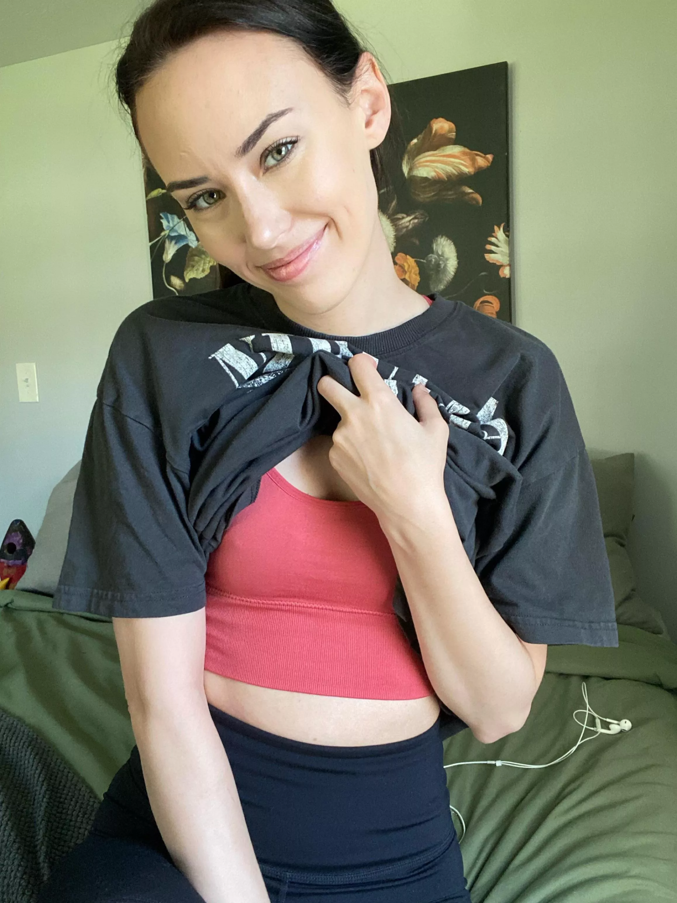 Nothing to see here 👀 [f] posted by aemiliusfox