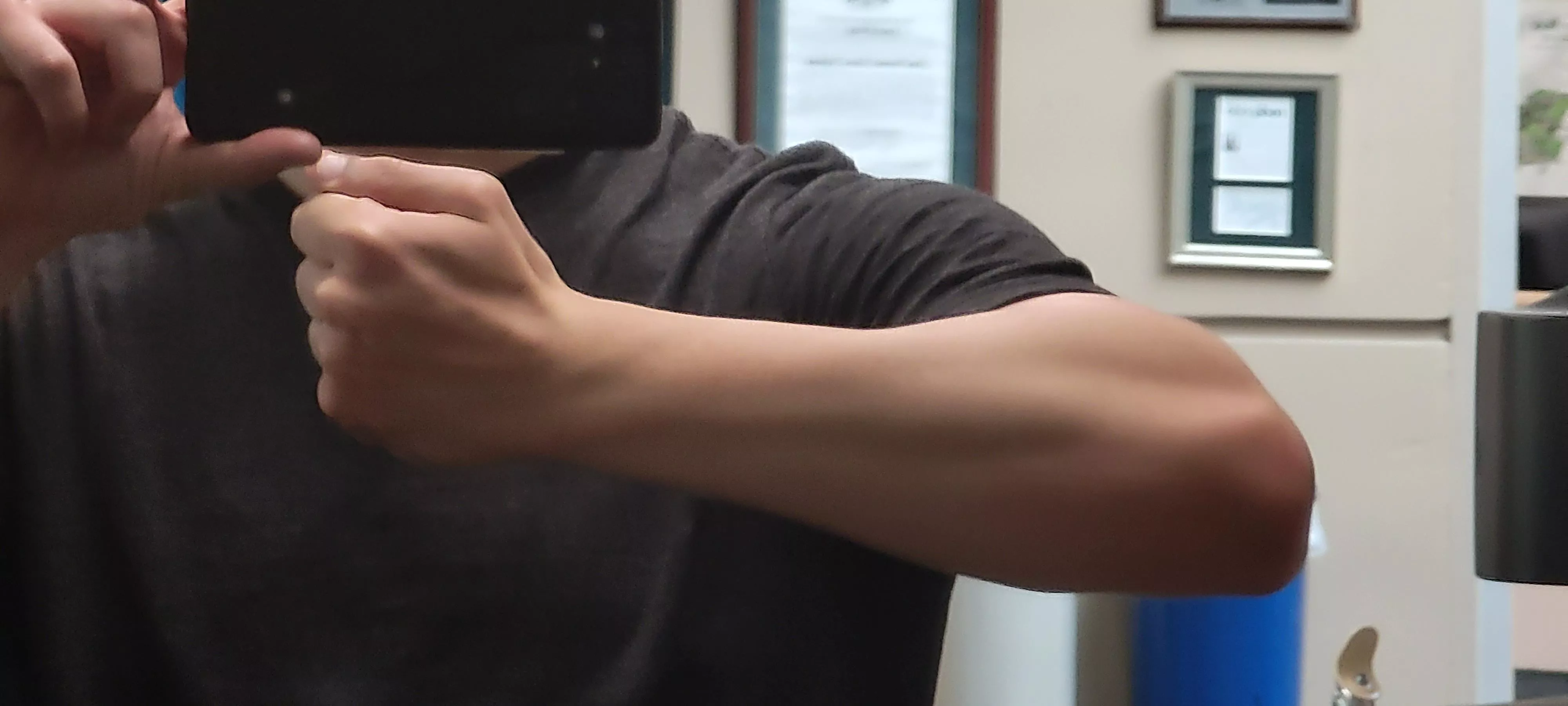 Nothing too fancy, just a quick pic at the gym posted by Gavin_Y