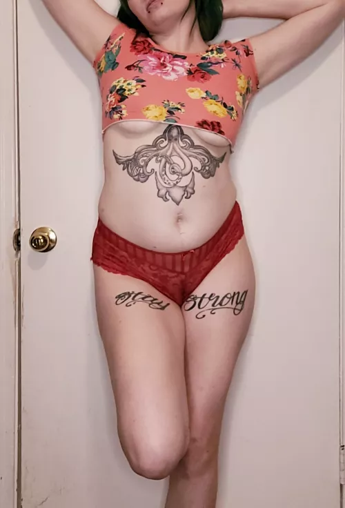 Nothing wrong with a little underboob 😘 by Lexi_Lewds