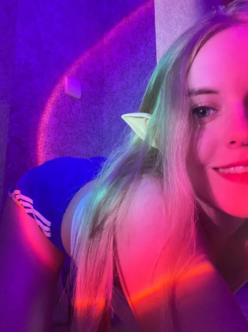 now I know that blue suits me by Caroline23PRIN