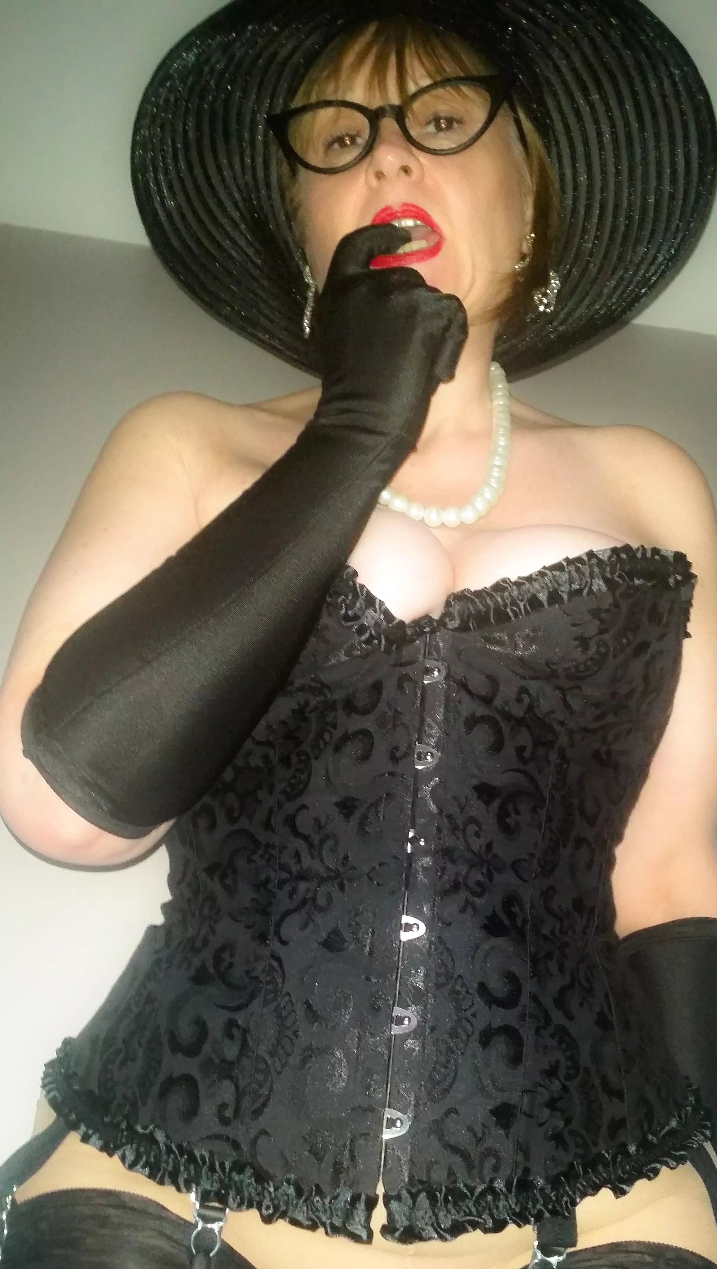 Now let me see. posted by nylonteese