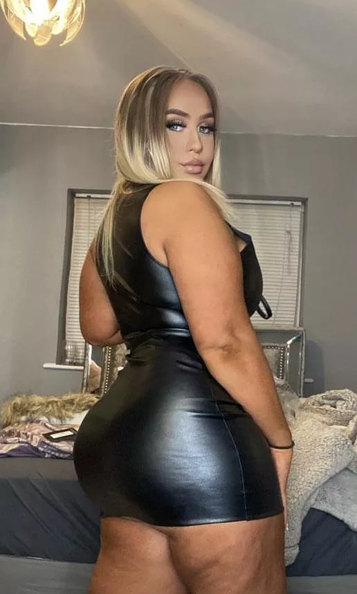 Now that’s an arse posted by MasterpieceNeat7220