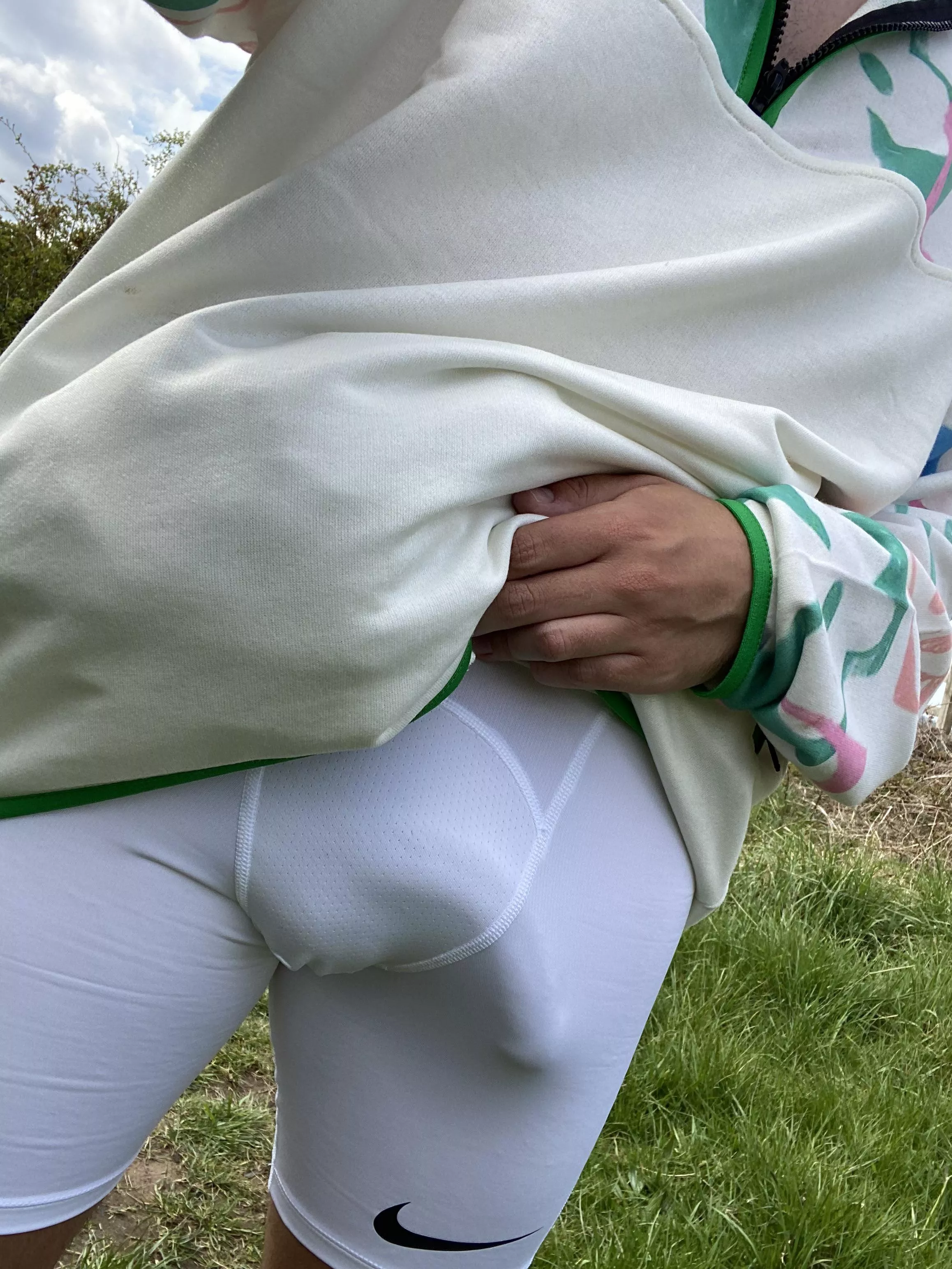 NSFW: Not Safe For Walking 🤣 posted by xlucazsz