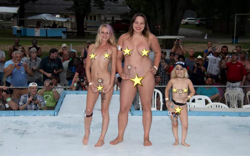 Nude a Poppin by Main_Bhi_Mod