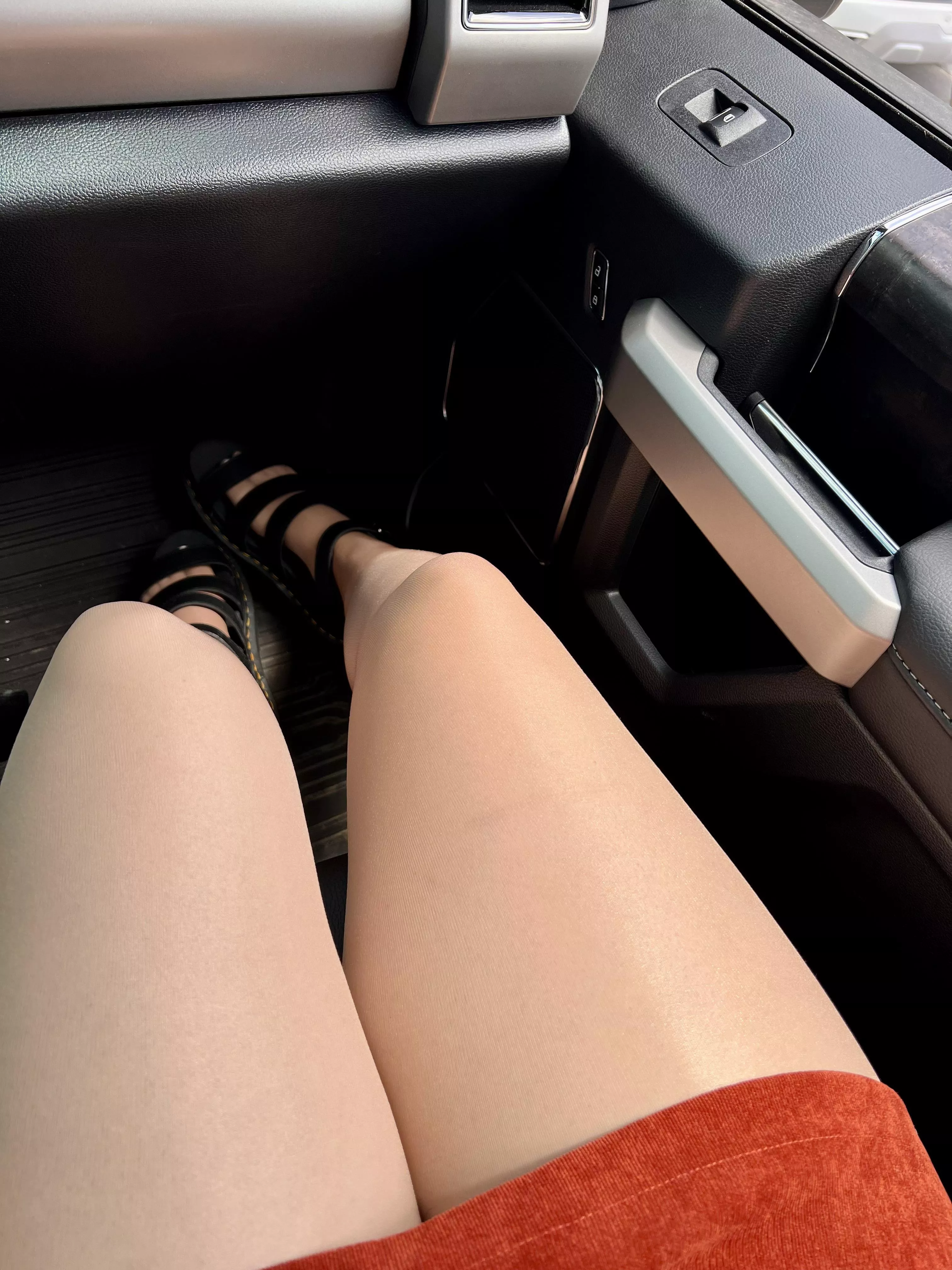 Nude hose and thick thighs. 😏 posted by Princess-Lillith