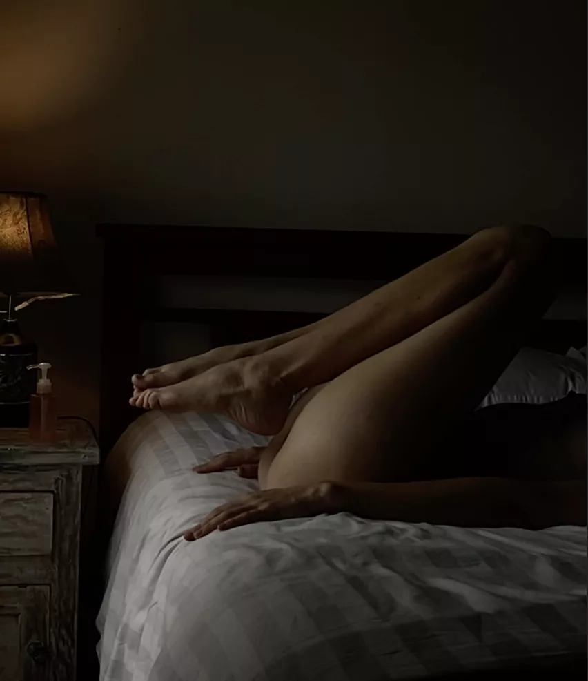 nude legs :)) posted by ivinskaya